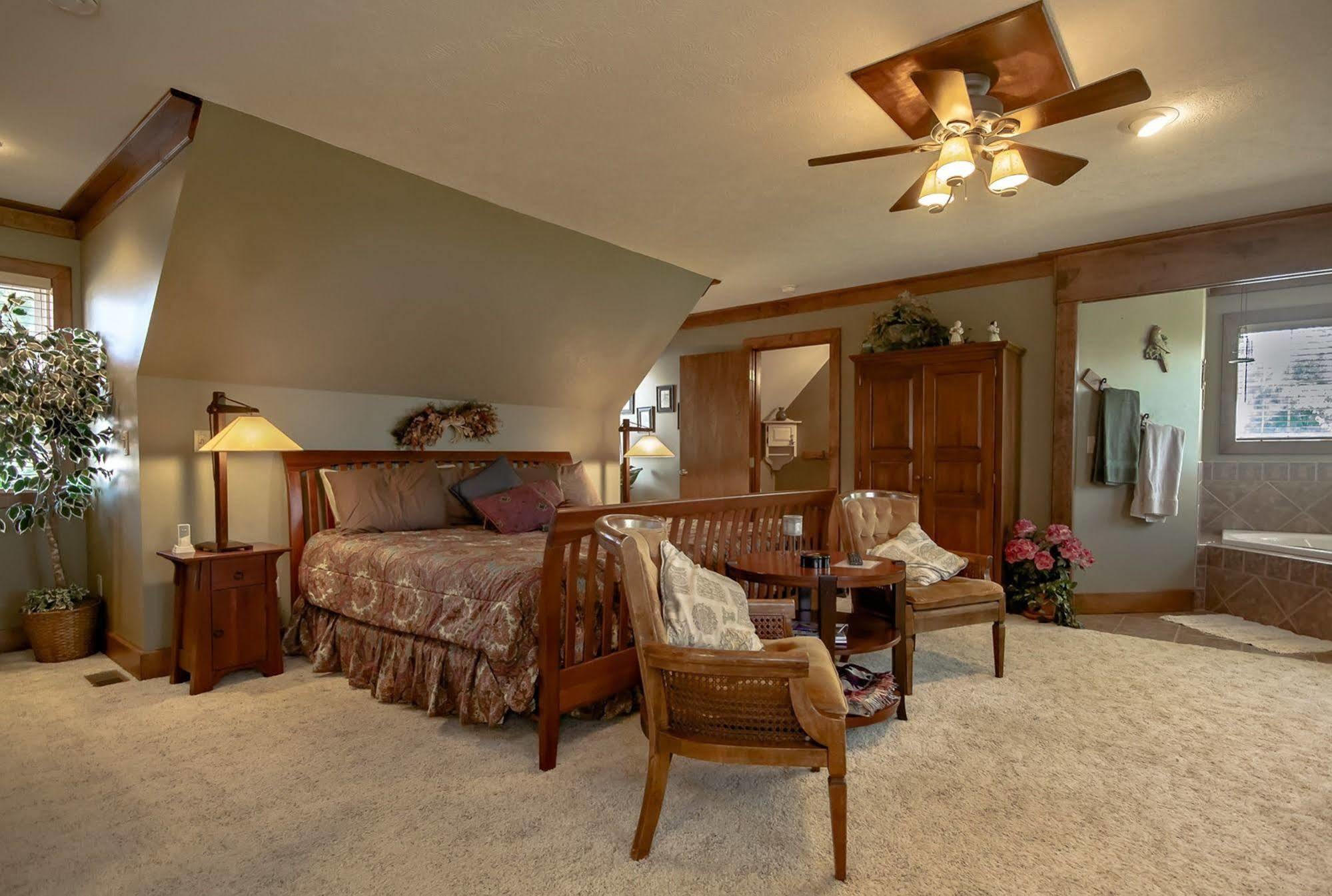 Dickey House Bed And Breakfast Marshfield ภายนอก รูปภาพ