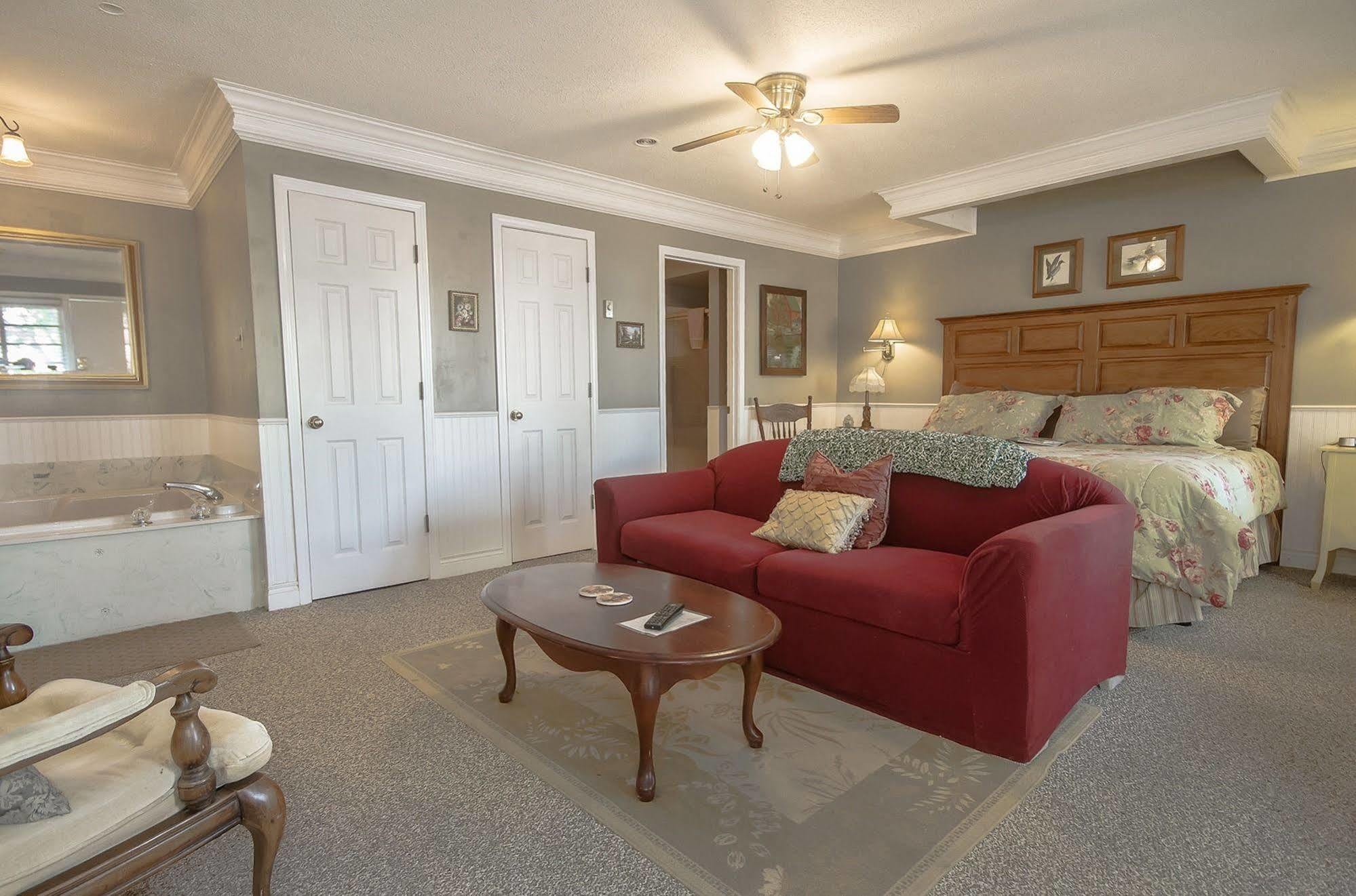 Dickey House Bed And Breakfast Marshfield ภายนอก รูปภาพ